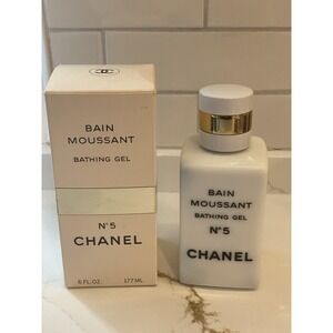 Vintage Chanel No 5 Bathing Gel Perfumed 6 fl oz Milk Glass Bottle Full Box